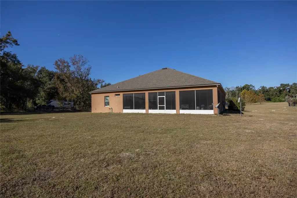 6075 SW 215th Terrace Newberry FL 32669
