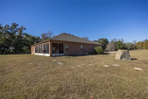 6075 SW 215th Terrace Newberry FL 32669