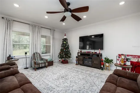 6075 SW 215th Terrace Newberry FL 32669