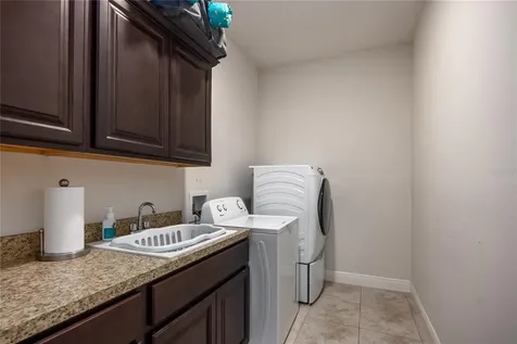 6075 SW 215th Terrace Newberry FL 32669