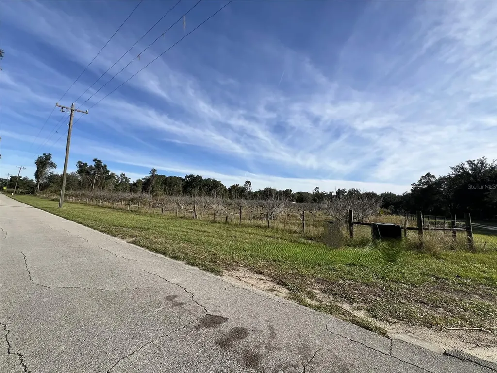 18250 Ravenswood Road Altoona FL 32702