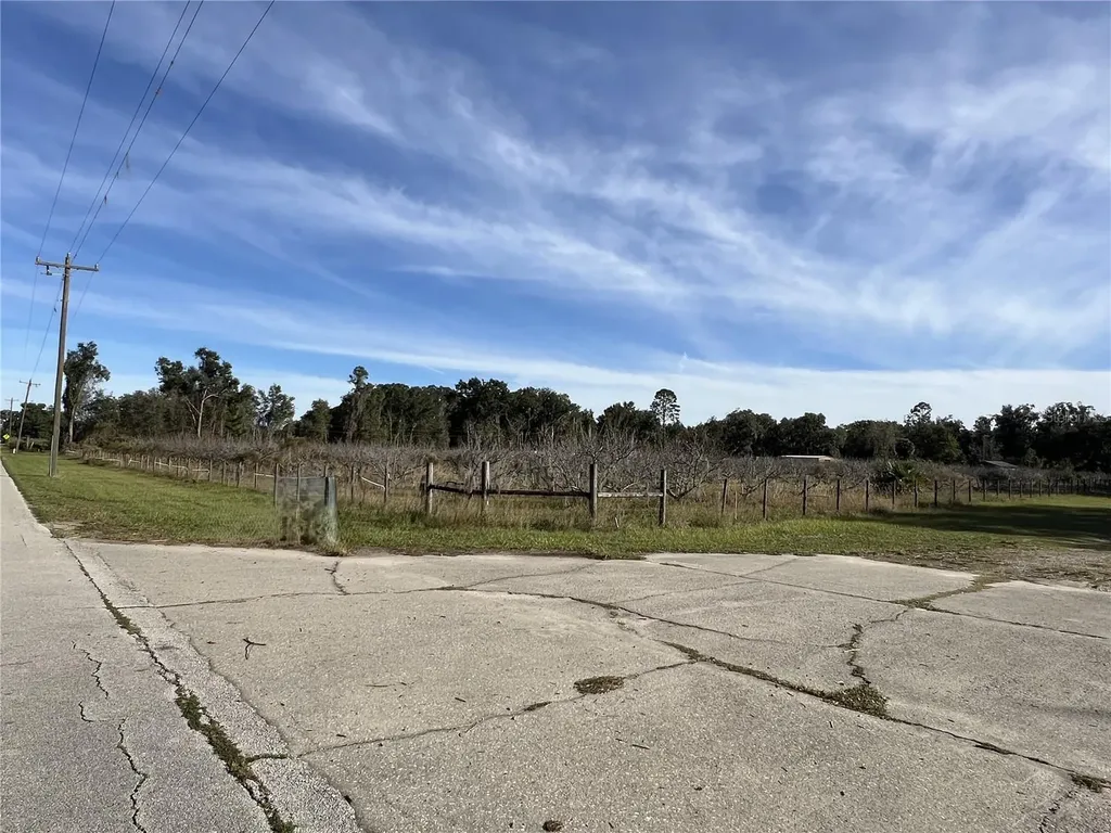 18250 Ravenswood Road Altoona FL 32702