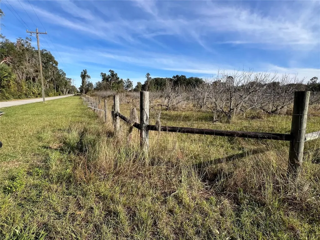18250 Ravenswood Road Altoona FL 32702