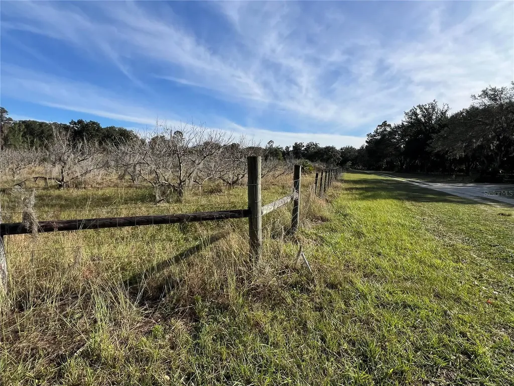 18250 Ravenswood Road Altoona FL 32702