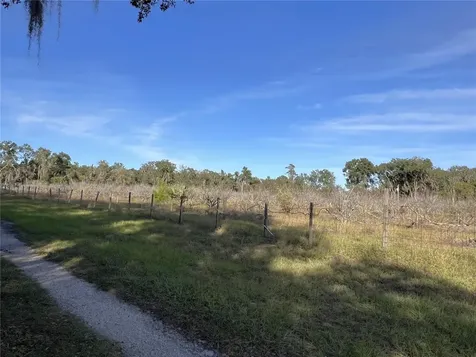 18250 Ravenswood Road Altoona FL 32702