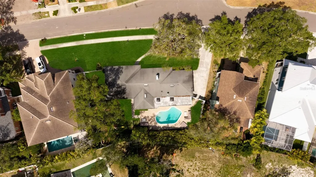 2618 S Bryant Circle Tampa FL 33629