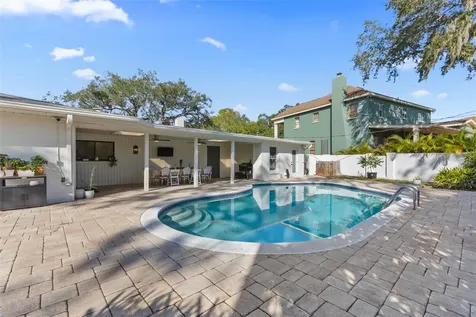 2618 S Bryant Circle Tampa FL 33629