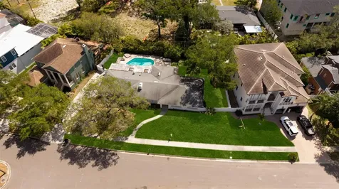2618 S Bryant Circle Tampa FL 33629