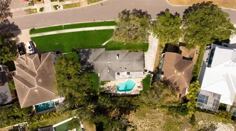 2618 S Bryant Circle Tampa FL 33629