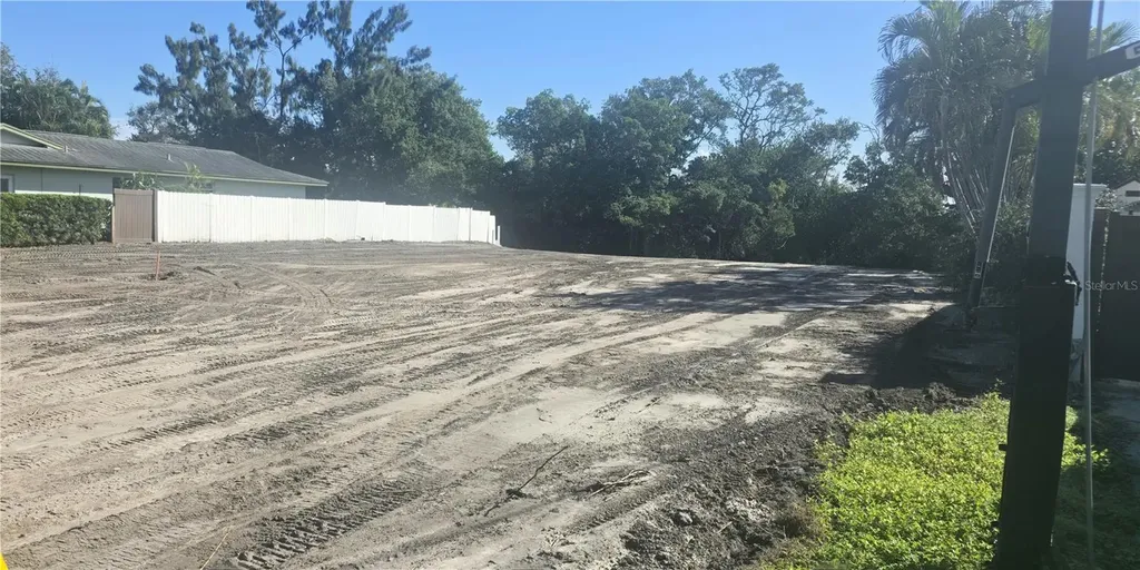 746 31st Avenue NE St Petersburg FL 33704