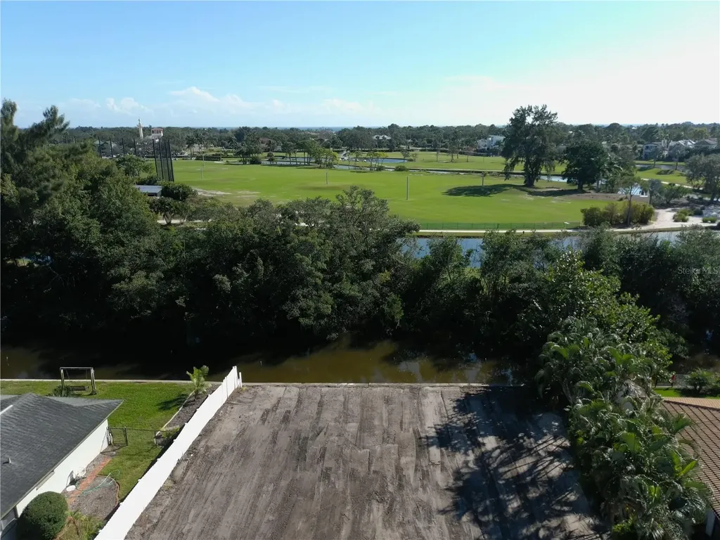 746 31st Avenue NE St Petersburg FL 33704