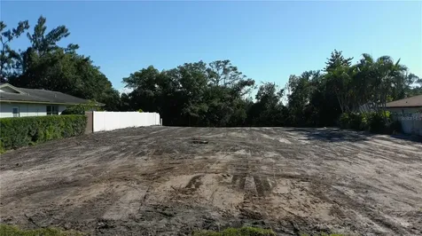 746 31st Avenue NE St Petersburg FL 33704