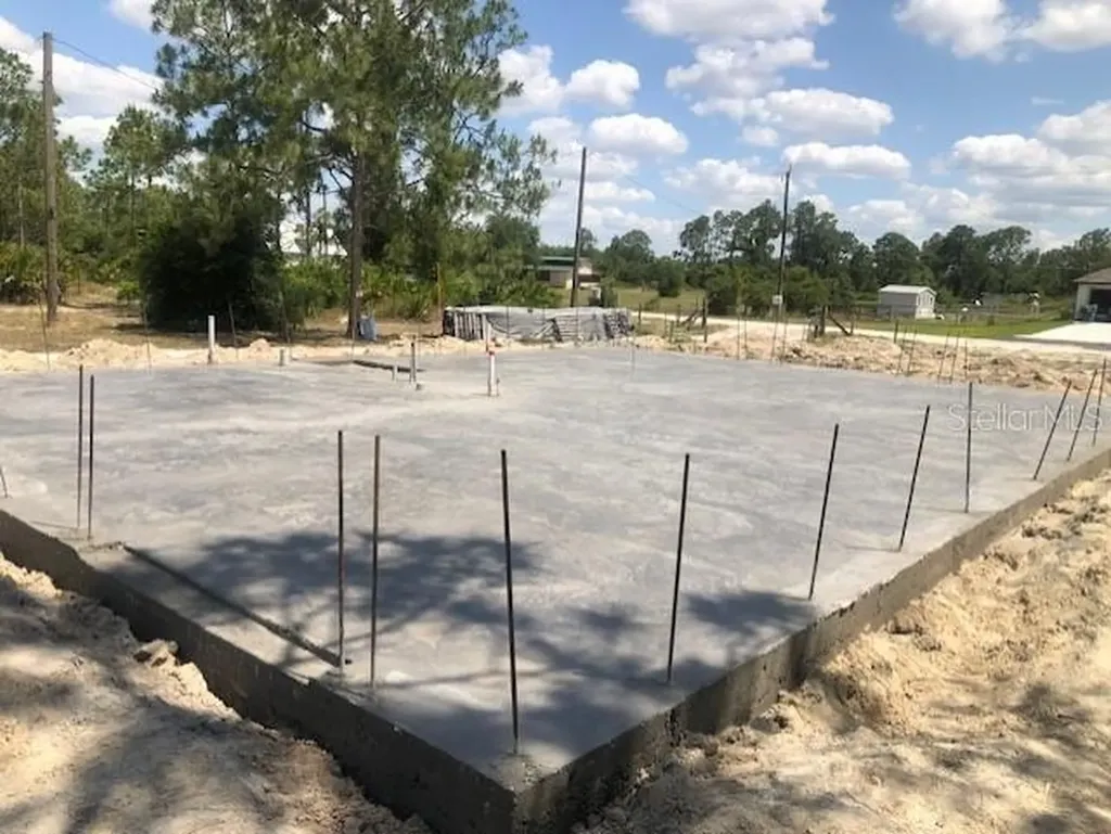 7906 19 Place Labelle FL 33935