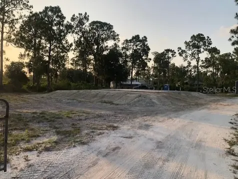 7906 19 Place Labelle FL 33935