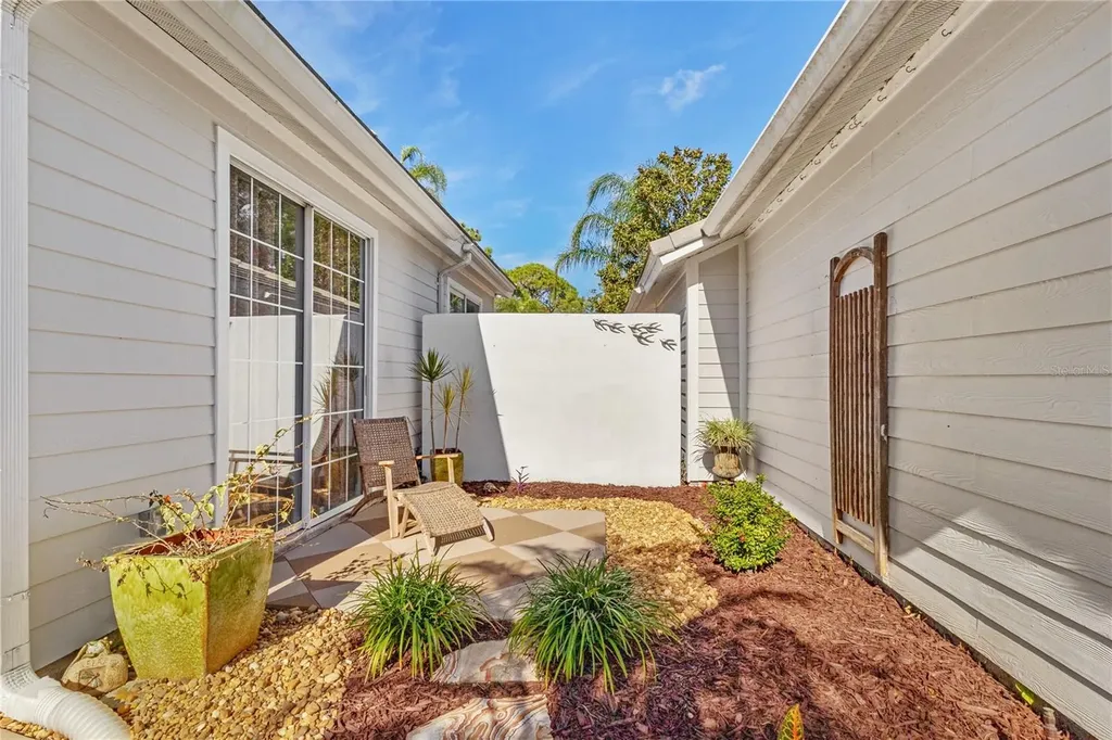 7608 Whitebridge Glen University Park FL 34201