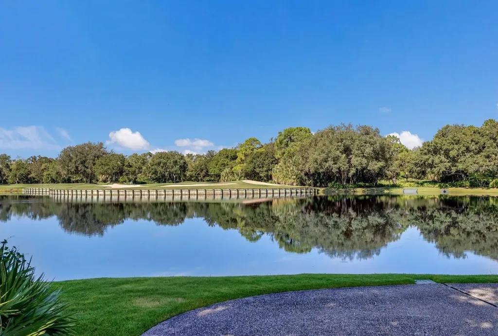 7608 Whitebridge Glen University Park FL 34201
