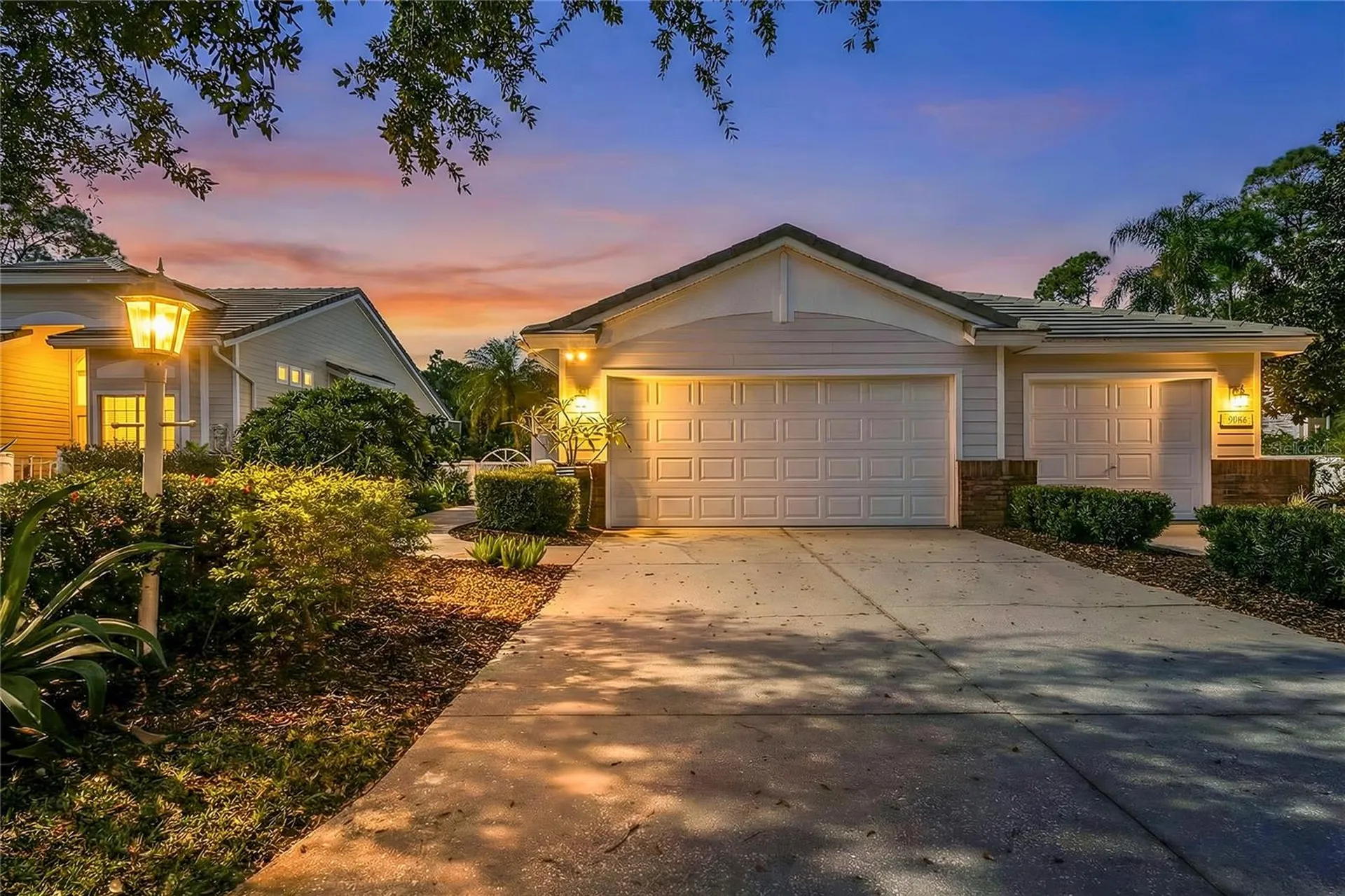 University Park FL, 7608 Whitebridge Glen