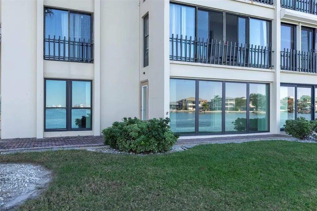 868 Bayway Boulevard Clearwater Beach FL 33767