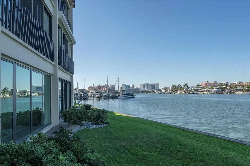 868 Bayway Boulevard Clearwater Beach FL 33767