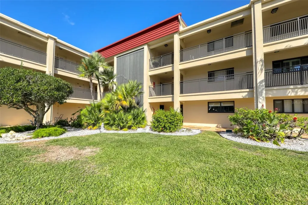 868 Bayway Boulevard Clearwater Beach FL 33767