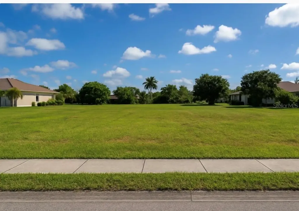 1105 SE 5th Court Cape Coral FL 33990