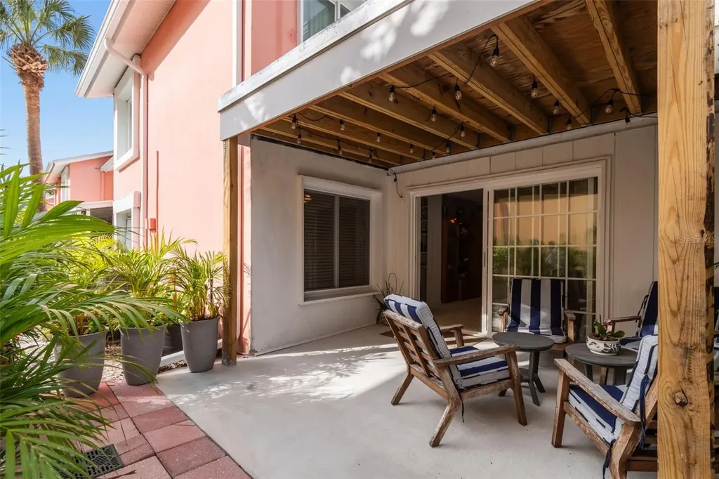 4160 35th Terrace S St Petersburg FL 33711