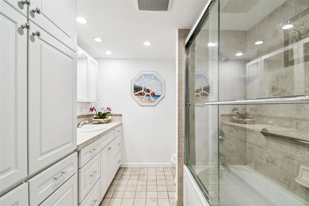 4160 35th Terrace S St Petersburg FL 33711
