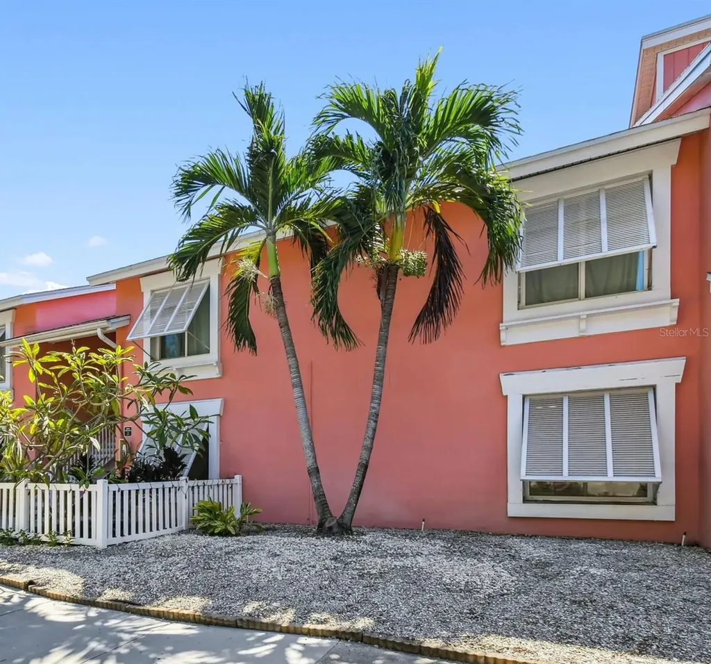 4160 35th Terrace S St Petersburg FL 33711