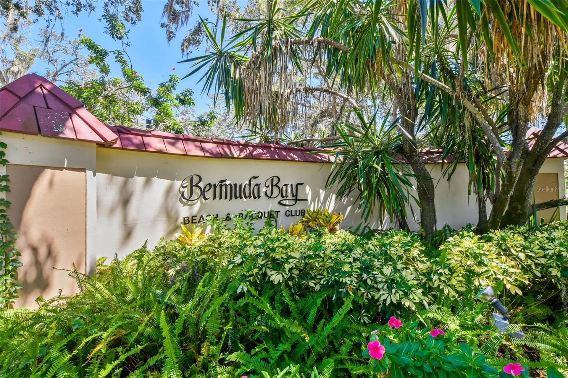 4160 35th Terrace S St Petersburg FL 33711