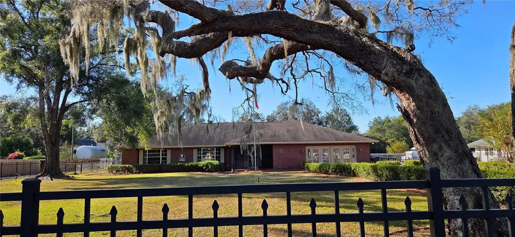 1702 S Miller Road Valrico FL 33594