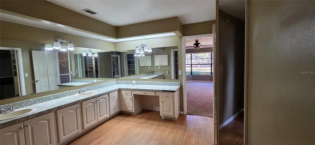 1702 S Miller Road Valrico FL 33594