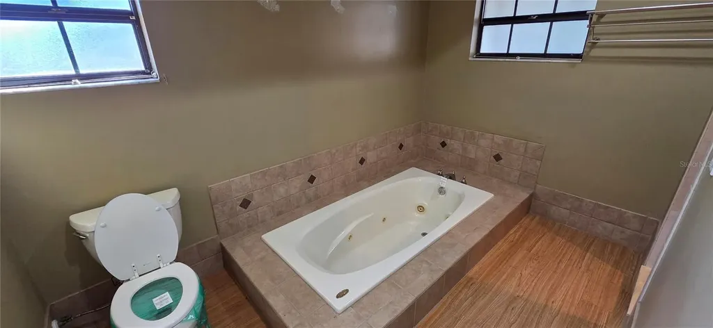 1702 S Miller Road Valrico FL 33594