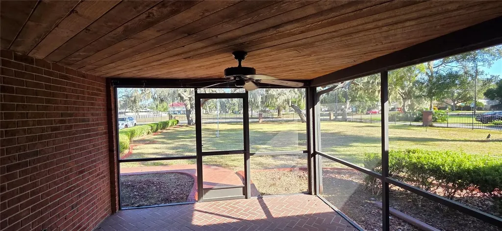 1702 S Miller Road Valrico FL 33594