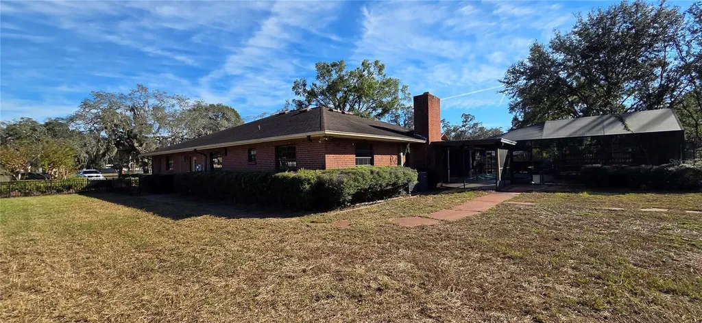 1702 S Miller Road Valrico FL 33594
