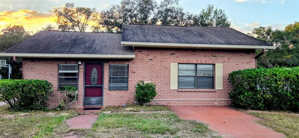 1702 S Miller Road Valrico FL 33594