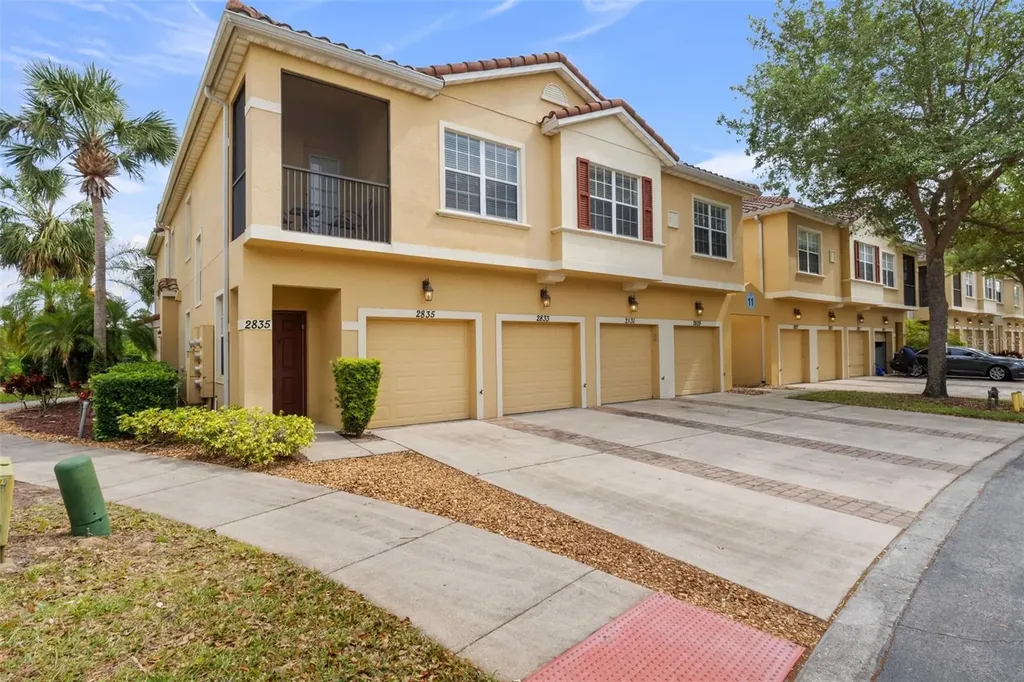 2835 Oakwater Drive Kissimmee FL 34747