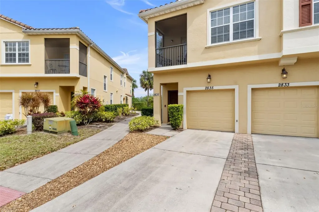 2835 Oakwater Drive Kissimmee FL 34747