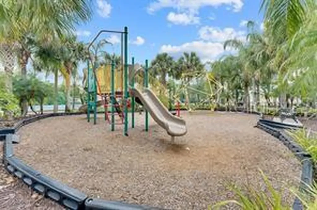 2835 Oakwater Drive Kissimmee FL 34747