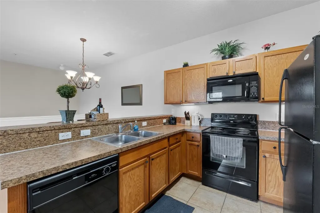 2835 Oakwater Drive Kissimmee FL 34747