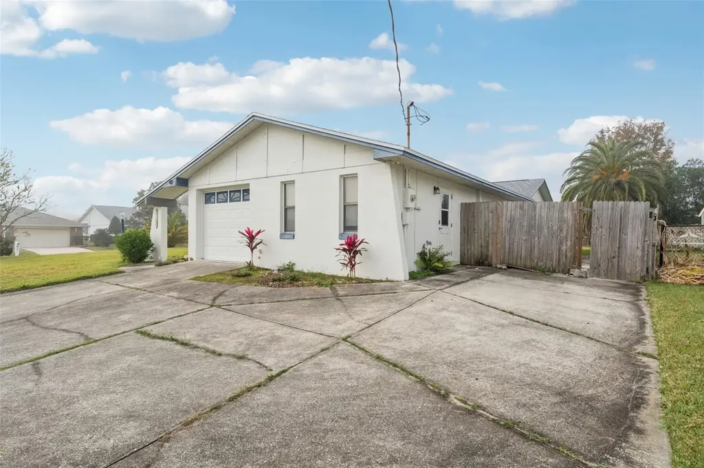 40 Flower Hill Lane Palm Coast FL 32137