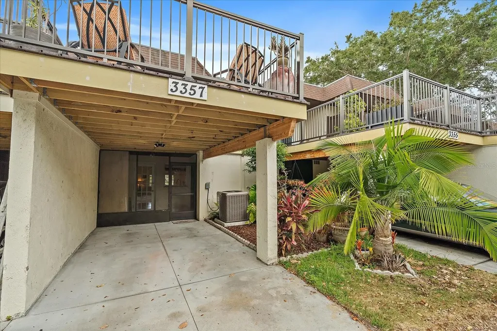 3357 Ramblewood Drive N Sarasota FL 34237