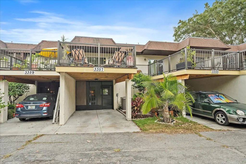 3357 Ramblewood Drive N Sarasota FL 34237