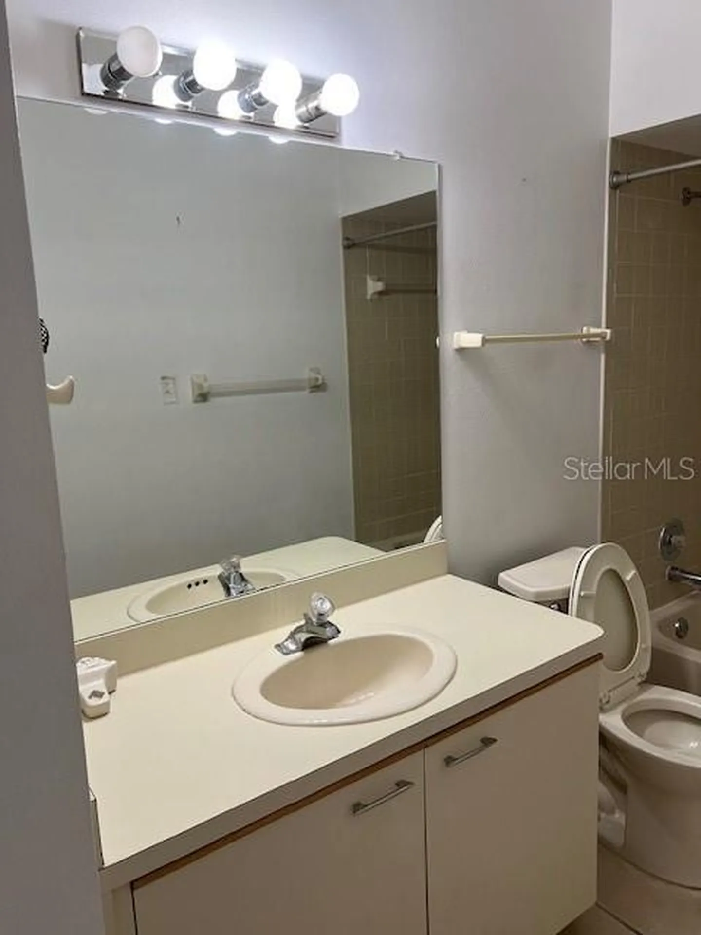 3000 Red Oak Court Palm Harbor FL 34684