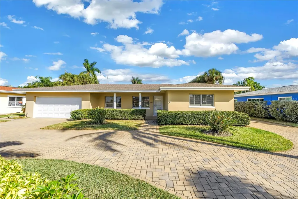 7047 S Shore Drive S South Pasadena FL 33707