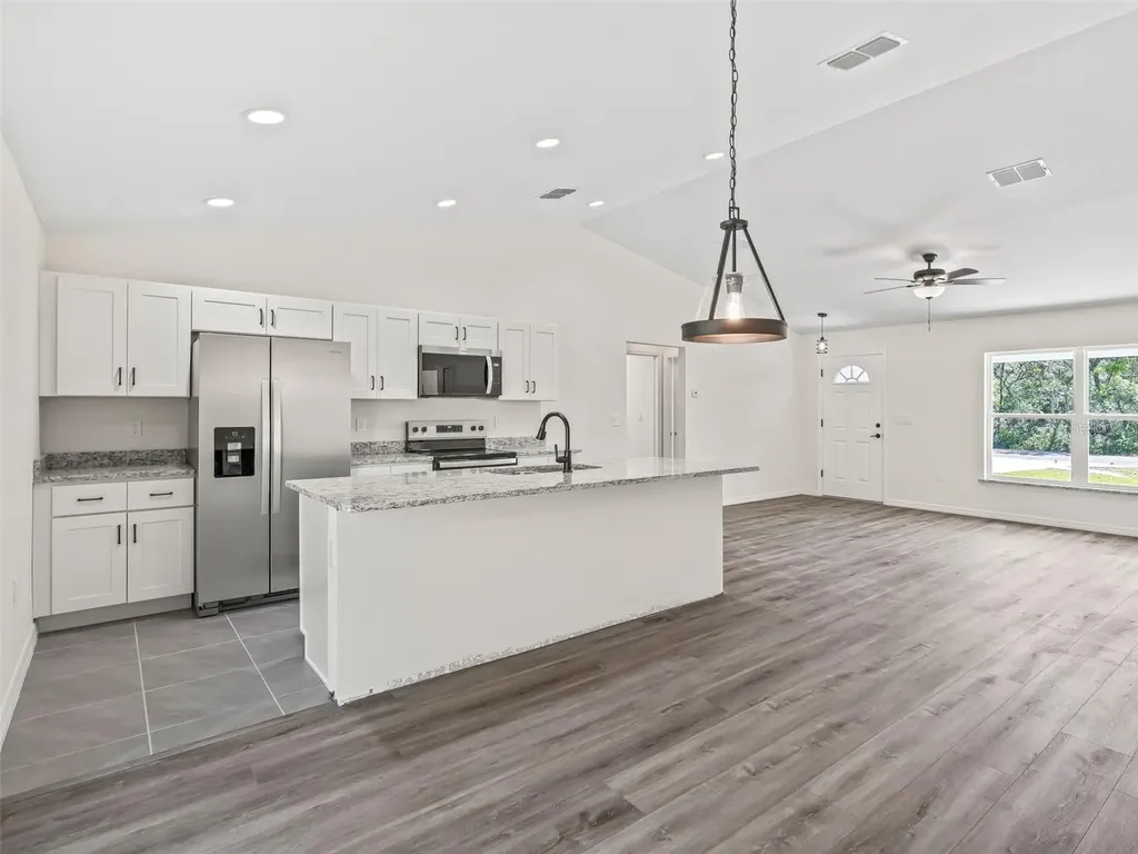 118 Bay Drive Ocklawaha FL 32179