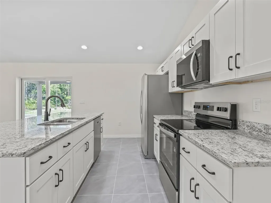 118 Bay Drive Ocklawaha FL 32179