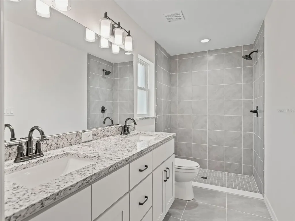 118 Bay Drive Ocklawaha FL 32179