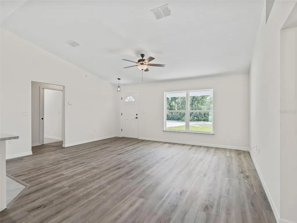 118 Bay Drive Ocklawaha FL 32179
