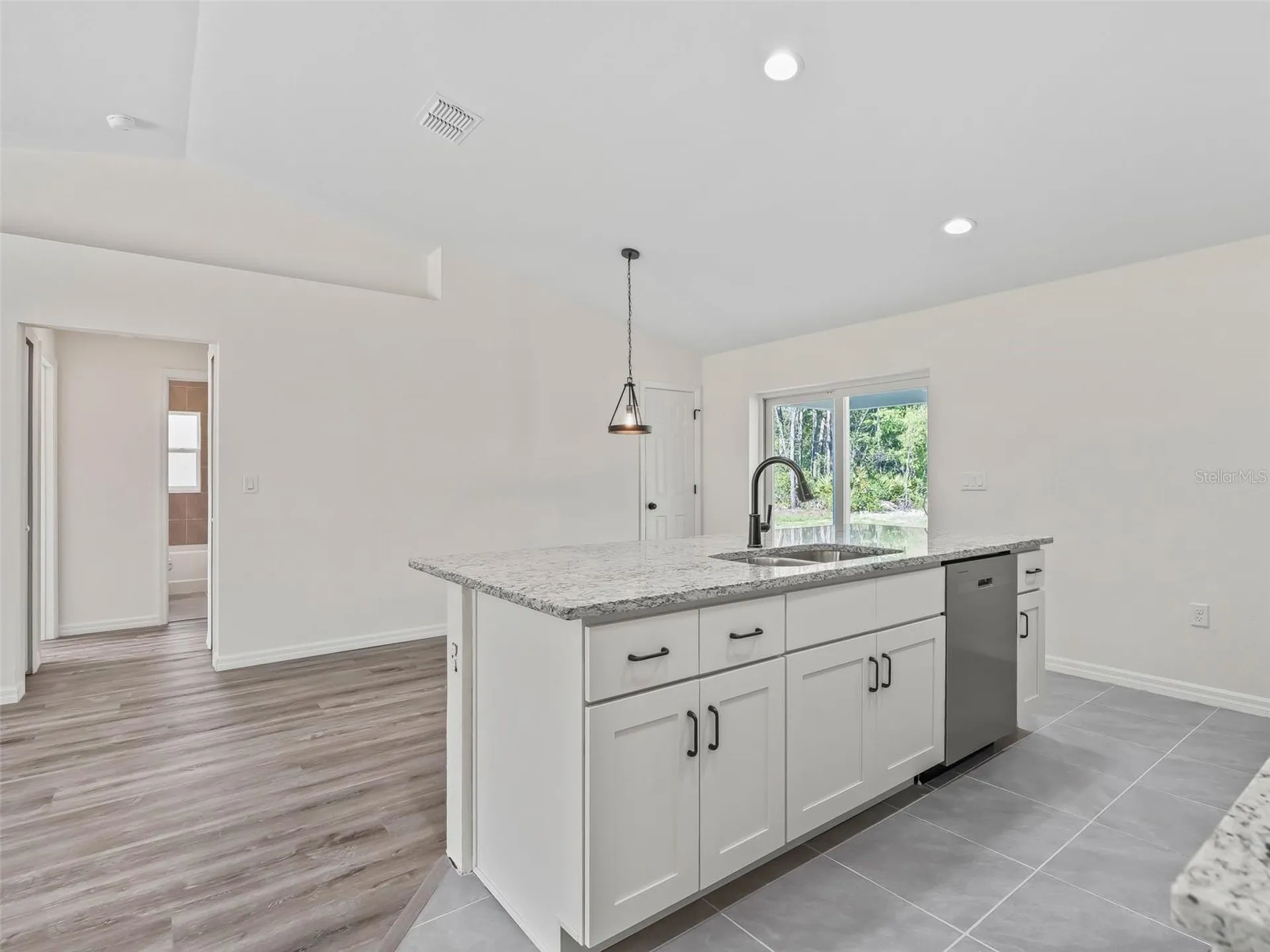 118 Bay Drive Ocklawaha FL 32179
