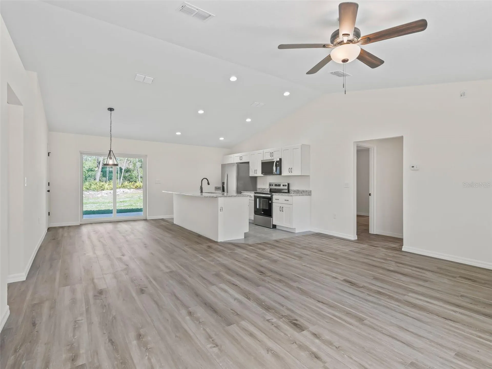 118 Bay Drive Ocklawaha FL 32179